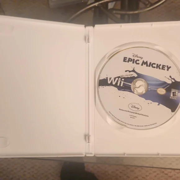 Epic Mickey - Picture 2 of 4